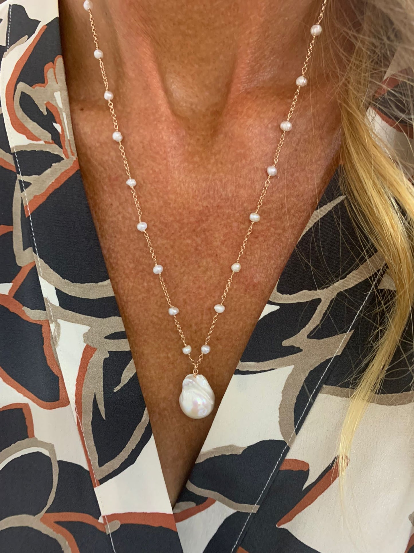 Collana perle con perla barocca pendente - cm 50