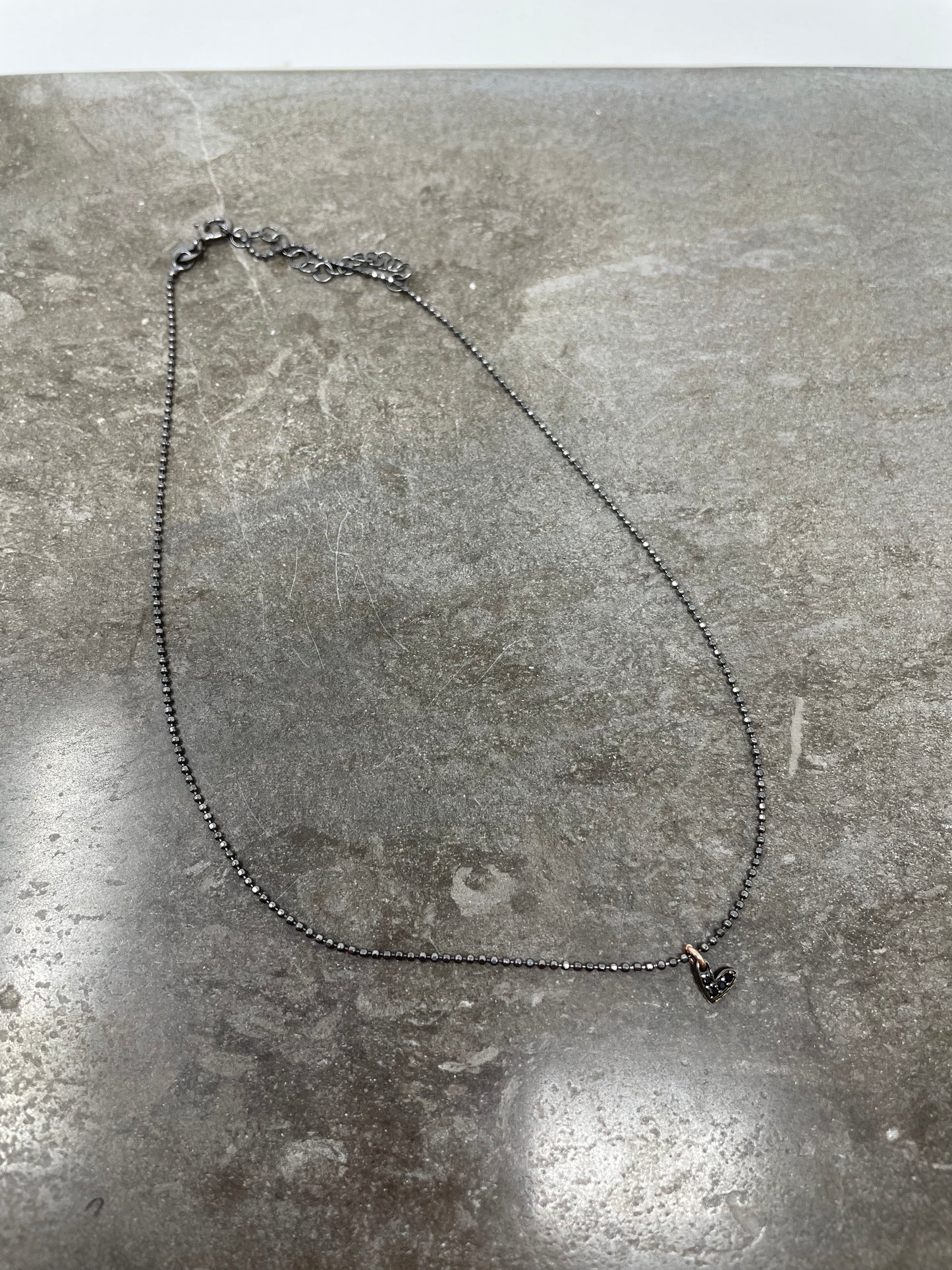 Collana catena militare rutenio con cuore coccoloso dell’amore micro pendente con zirconi neri - cm 35