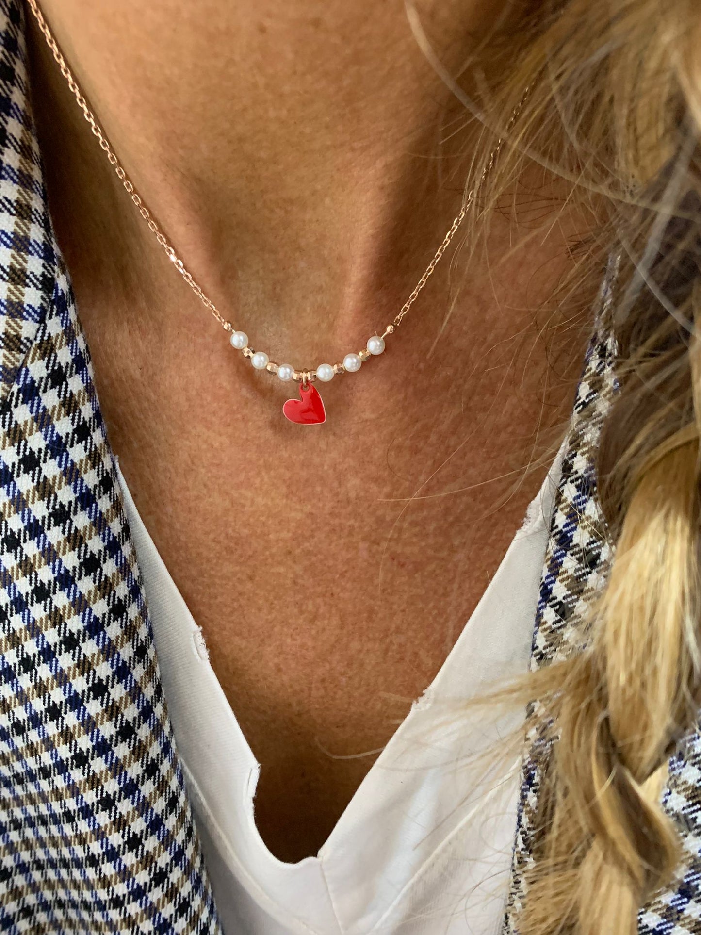 Collana choker barretta mezzaluna perle con catena rollò sottile con un cuore sweet smalto rosso da 0,8 mm bagnata in oro rosé - cm 36