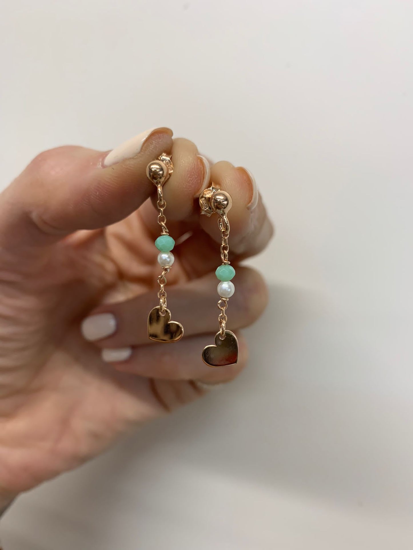 Coppia orecchini pendenti con cristallo verde mela, perla e cuore da 0,8 mm rosé