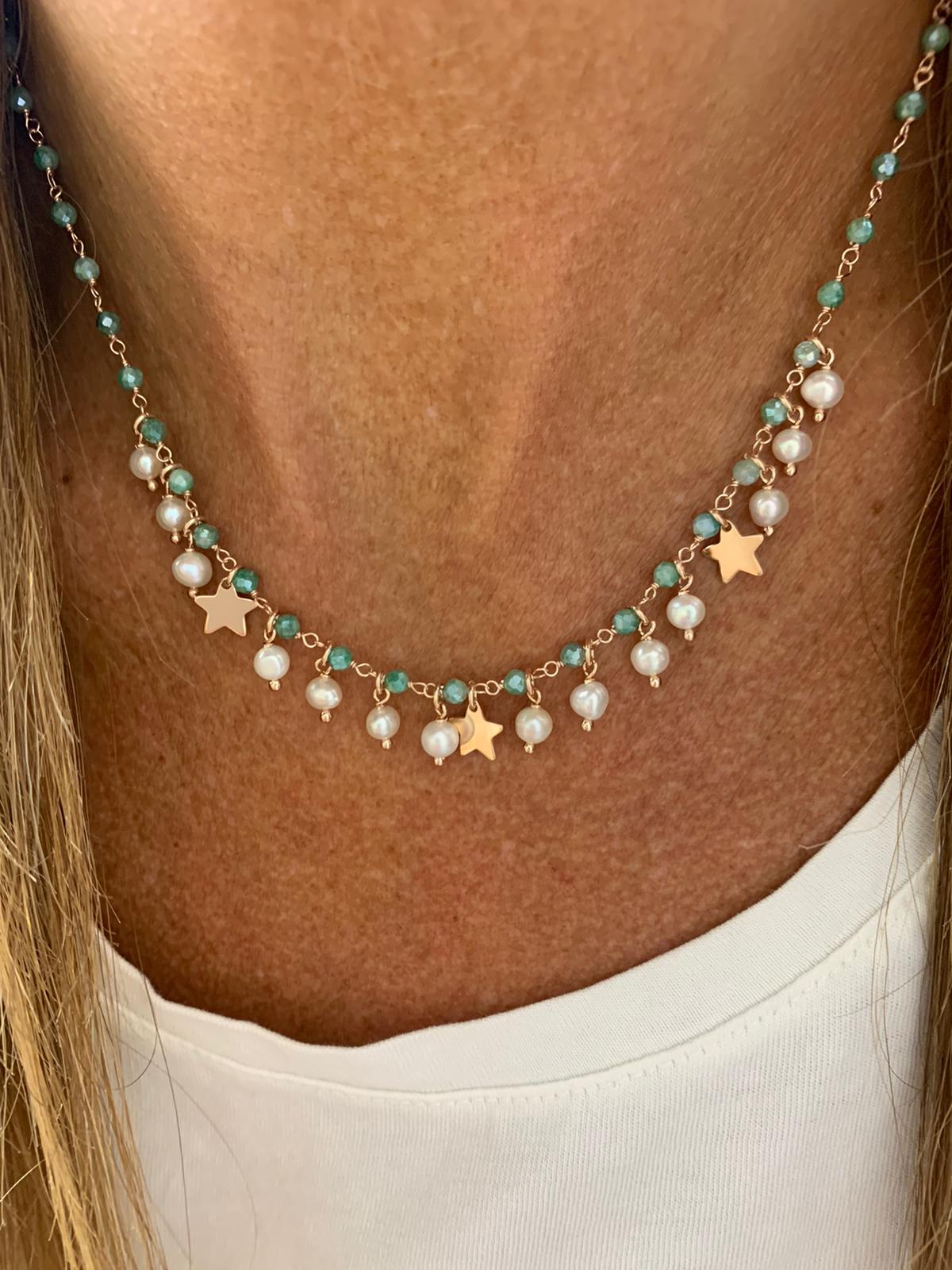 Collana catena cristalli Verde salvia con perle pendenti da 0,4 mm e 3 stelle da 0,8 mm pendenti bagnata in oro rosé - cm 40