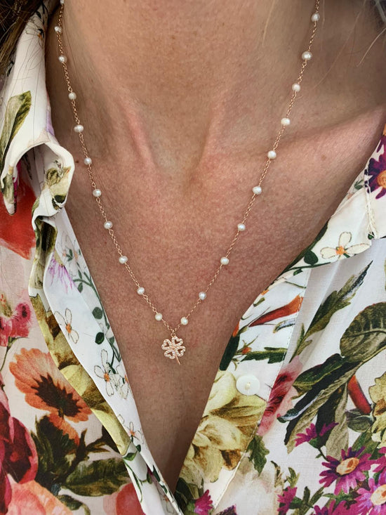 Collana catena perle con quadrifoglio medio di zirconi bianchi - cm 50