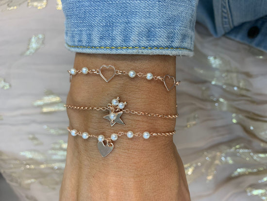 Bracciale con cuori vuoti rosè e alternati a perle - Lumiere Bijoux