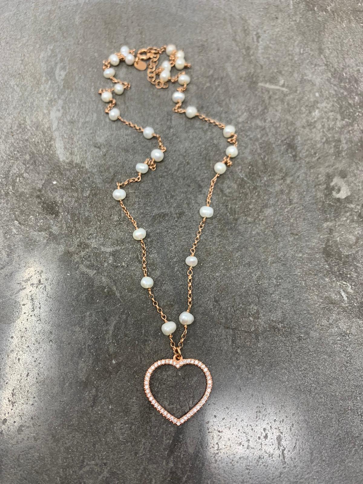 Collana catena rollò alternata da perle cm50 con cuore vuoto zirconi bianchi pendente base rosé