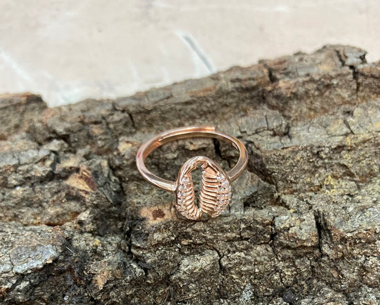 Anello rosè con conchiglia di zirconi regolabile - Lumiere Bijoux