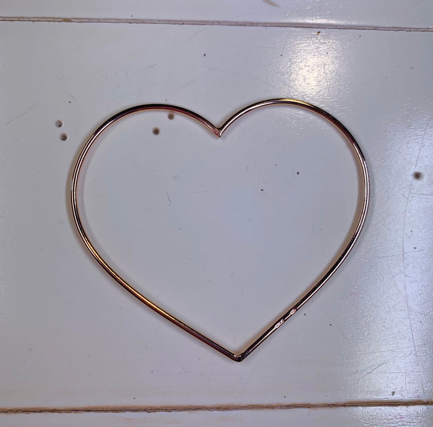Bracciale rigido Bangle a cuore diametro 8 cm bagnato in oro rosé
