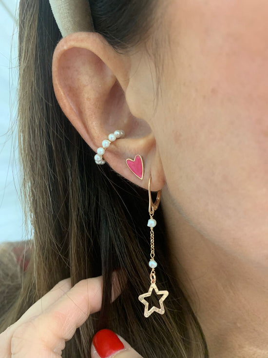 Coppia orecchini stella e cuore vuoto battuto Capri da circa 1 cm con perle bianche e piccolo cristallo fragola base rosé