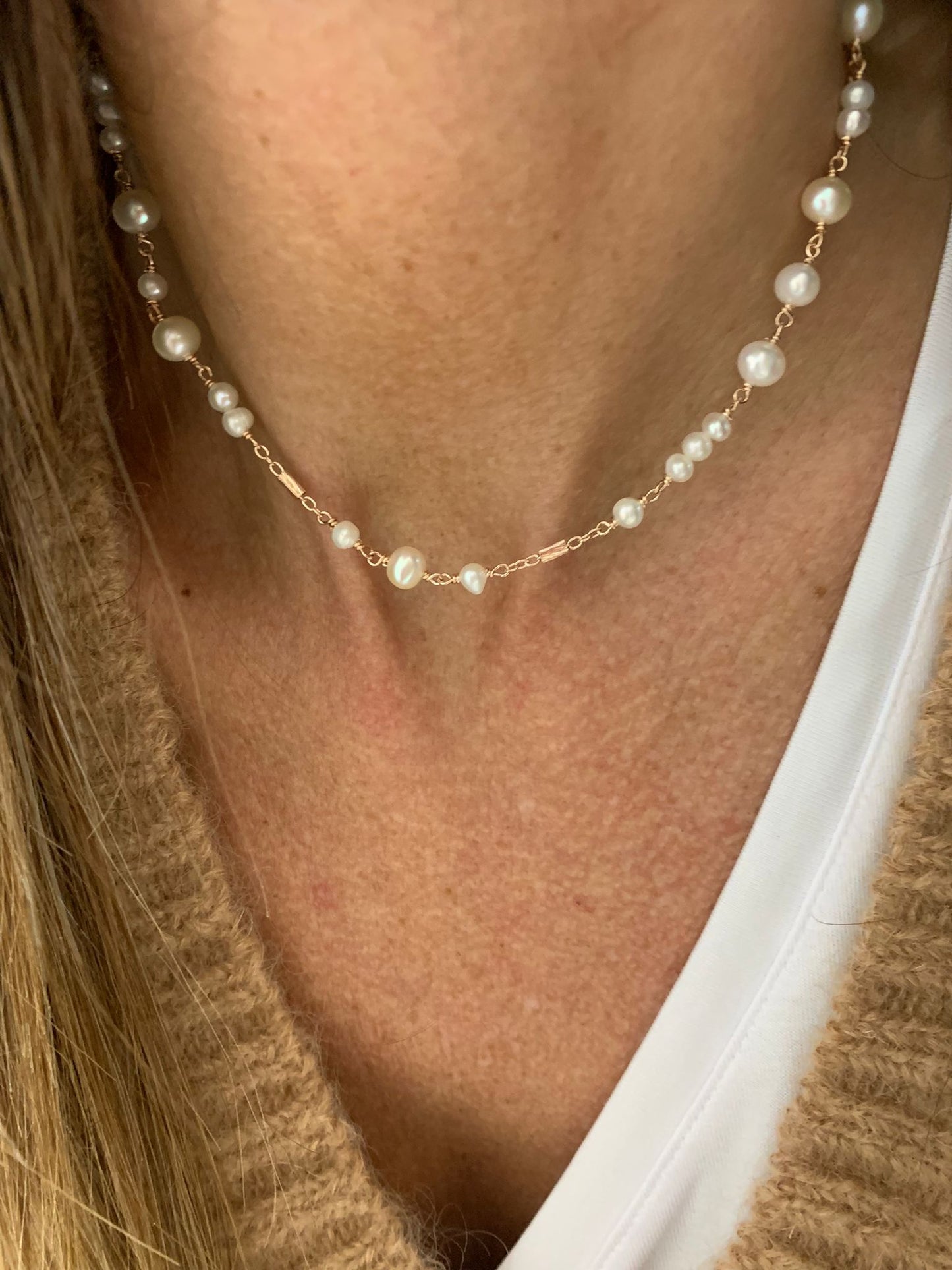 Collana/bracciale a due fili catena dadini cm 36 rosé con perle bianche