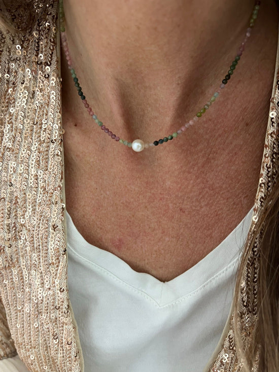 Collana pietre tormalina con perla barocca in linea cm38