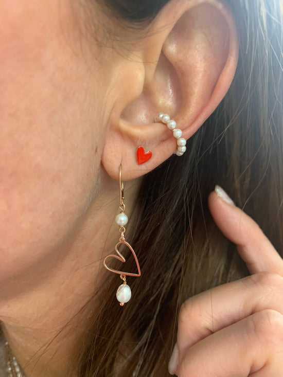 Coppia orecchini a monachella cuore vuoto Mikonos e stella smalto rossa con micro perle bianche